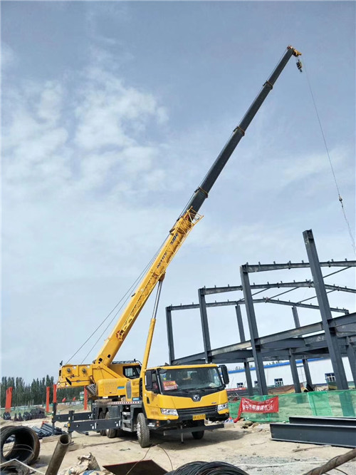 定襄县超高层建筑钢结构吊装案例